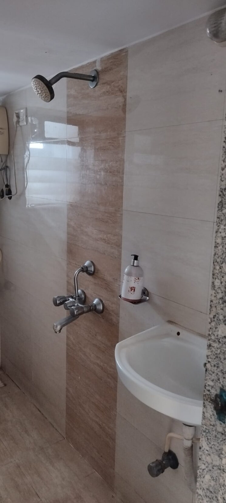 Bathroom, omkar-signet 2 Bedroom 580 Sq.Ft. Apartment In Malad East Mumbai 8999915