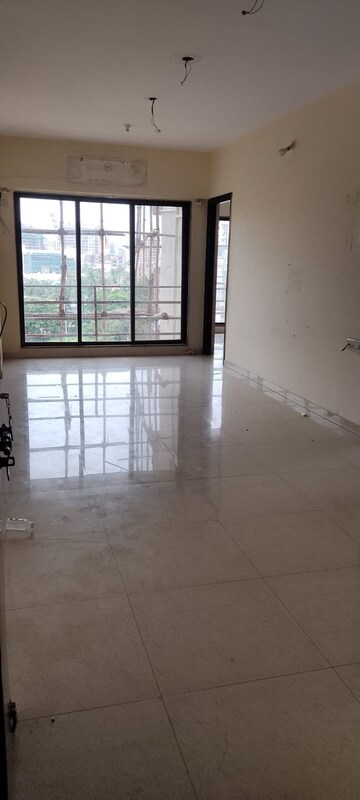 2 BHK Apartment For Rent in Omkar Signet, Malad East
