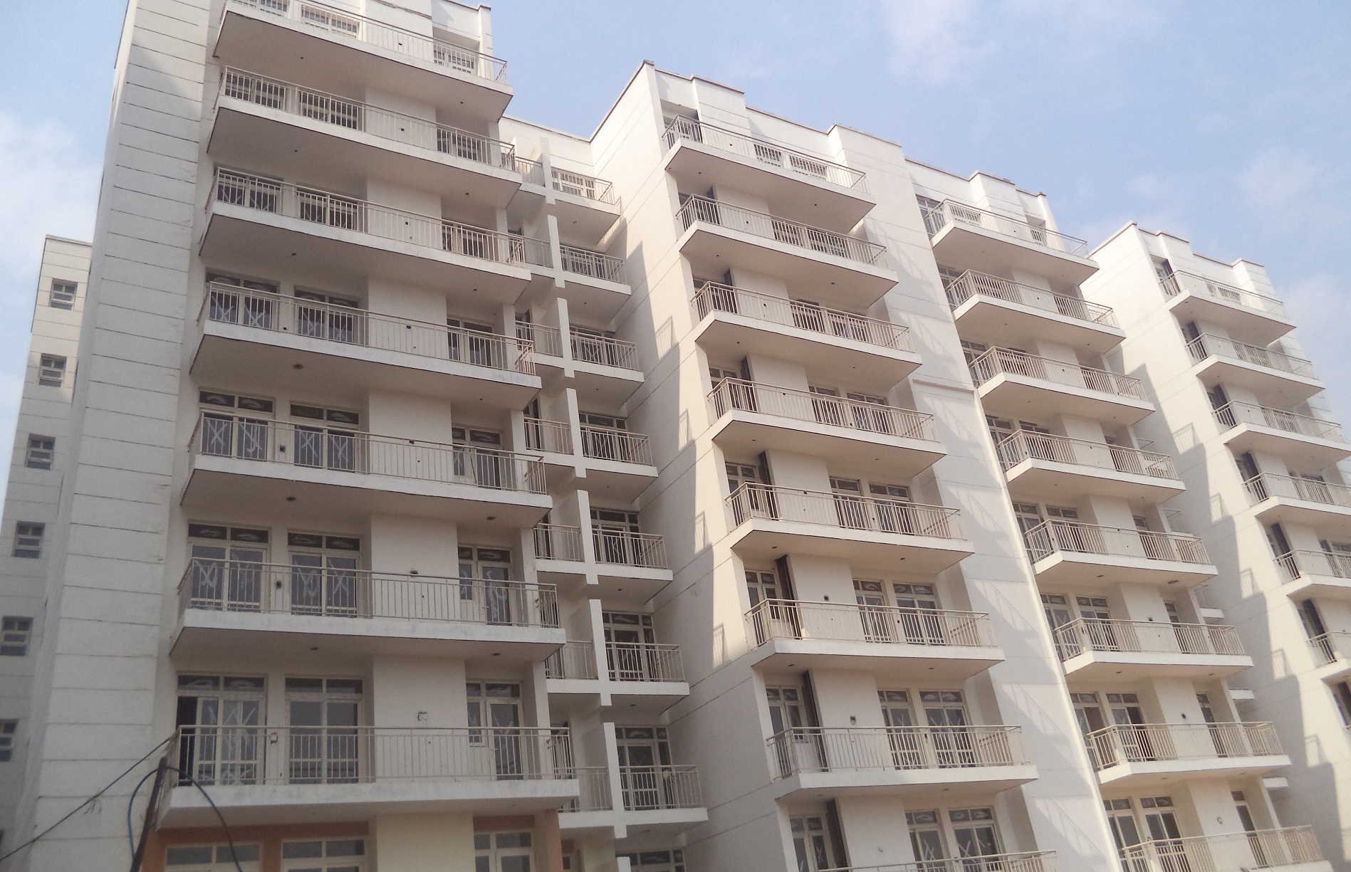 3 BHK 833 Sq.Ft. Apartment in KLJ Platinum Plus