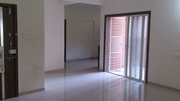Living Room in 4 BHK Apartment at Belvalkar Kalpak CHS, Dahanukar Colony – for Rent