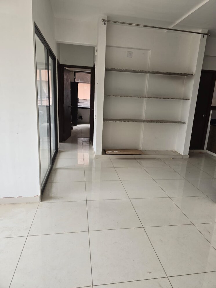Room, sg highway 3 Bedroom 1530 Sq.Ft. Apartment In Sg Highway Ahmedabad 9000010