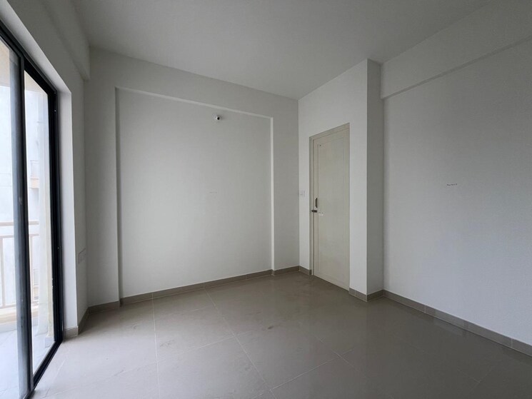 Room, peninsula-center 2 Bedroom 620 Sq.Ft. Apartment In Gahunje Pune 8999990