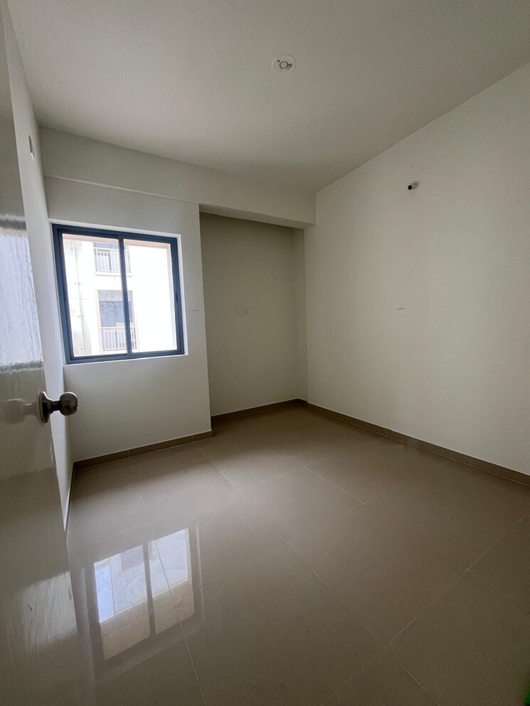 Room, peninsula-center 2 Bedroom 620 Sq.Ft. Apartment In Gahunje Pune 8999990