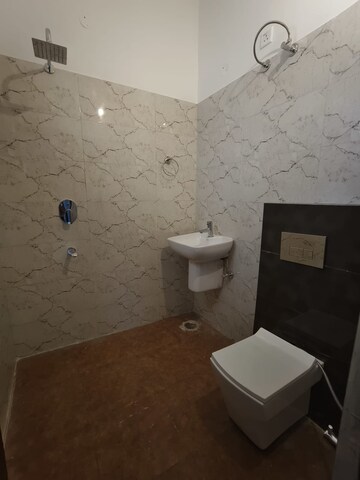 Team Area in 3 BHK Builder Floor at Dhakoli – for Rent