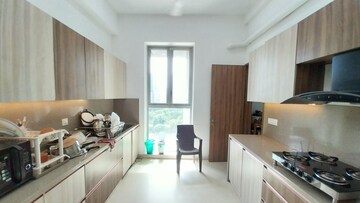 Bedroom in 3 BHK Apartment at Kalpataru Avana, Parel – for Rent