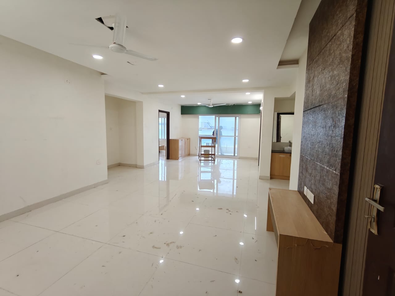 3 BHK + Extra Room Apartment For Rent in Paramount Hill County