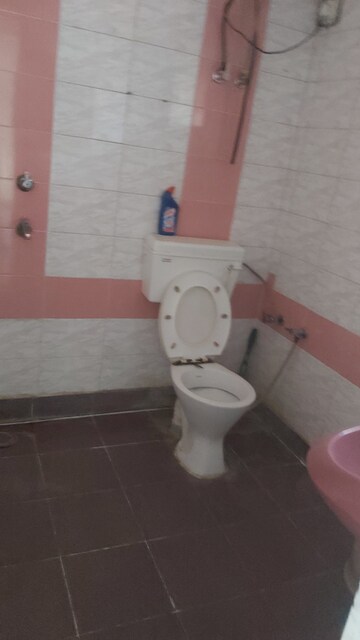 Bathroom in 2.5 BHK Apartment at Mayur Vihar – for Rent