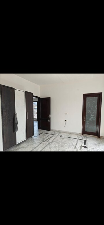 2.5 BHK Builder Floor For Rent in Sector 14