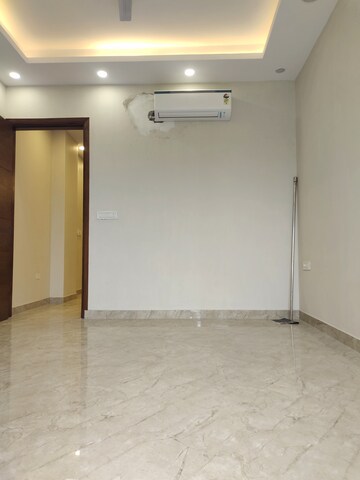 Furnished Amenities in 2 BHK Builder Floor at East Of Kailash – for Rent
