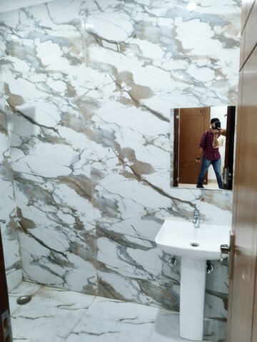Team Area in 3 BHK Builder Floor at Freedom Fighters Enclave – for Rent