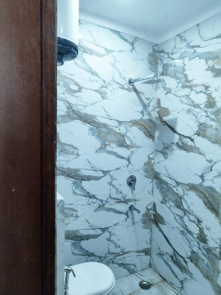 Balcony, freedom fighters enclave 3 Bedroom 1350 Sq.Ft. Builder Floor In Freedom Fighters Enclave Delhi 9000150