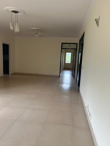Room in 4 BHK Builder Floor at Primrose Ryne Phase 2, Chi V Greater Noida – for Sale