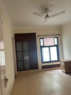 Room in 4 BHK Builder Floor at Primrose Ryne Phase 2, Chi V Greater Noida – for Sale