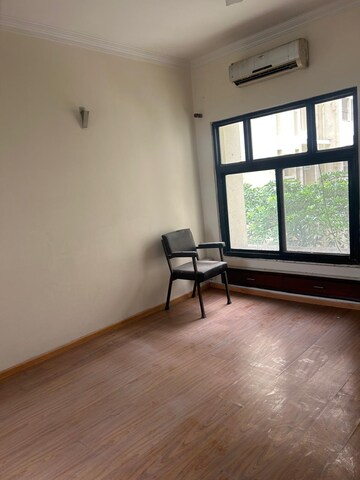 Room in 4 BHK Builder Floor at Primrose Ryne Phase 2, Chi V Greater Noida – for Sale