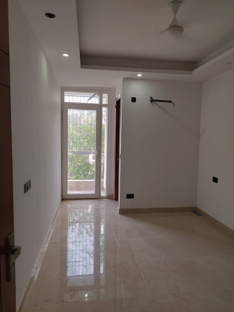 Room, freedom fighters enclave 3 Bedroom 1350 Sq.Ft. Builder Floor In Freedom Fighters Enclave Delhi 9000190