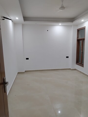 Room in 3 BHK Builder Floor at Freedom Fighters Enclave – for Rent
