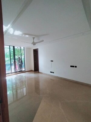 Room in 3 BHK Apartment at Vipul World Floors, Sector 48 – for Sale