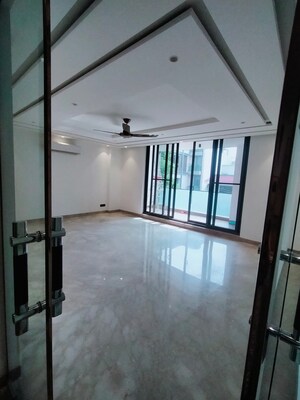 Room in 3 BHK Apartment at Vipul World Floors, Sector 48 – for Sale