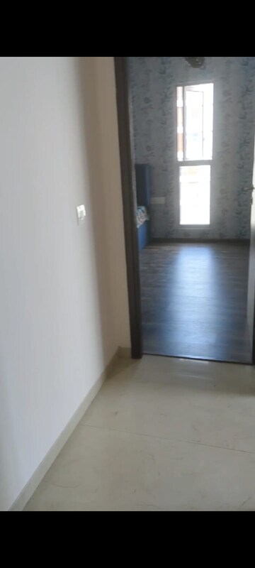 Room in 2 BHK Apartment at Piramal Vaikunth, Balkum Pada – for Rent