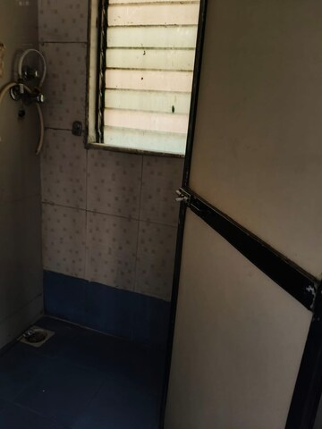 Room in 1 BHK Apartment at Millennium Tower, Kandivali East – for Rent