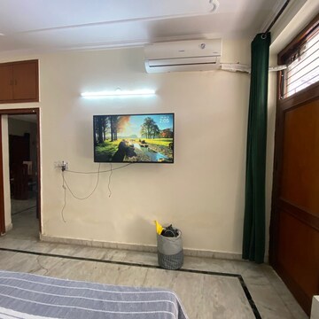 Room in 3 BHK Independent House at Ashoka Enclave – for Rent