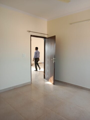 Room in 2 BHK Apartment at Vasant Kunj – for Rent