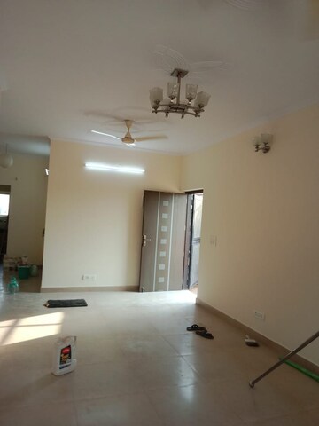 Room in 2 BHK Apartment at Vasant Kunj – for Rent