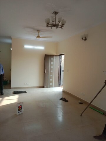 Room in 2 BHK Apartment at Vasant Kunj – for Rent