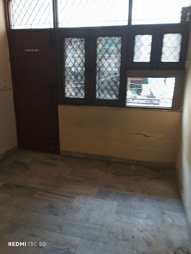 Room, lajpat nagar 4 2 Bedroom 900 Sq.Ft. Builder Floor In Lajpat Nagar 4 Delhi 9000221