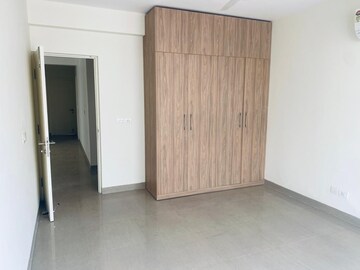 Room in 3 BHK Apartment at Paras Dews, Sector 106 – for Rent