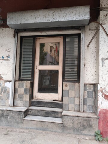  Showroom – Exterior View View at Park Street - for Rent