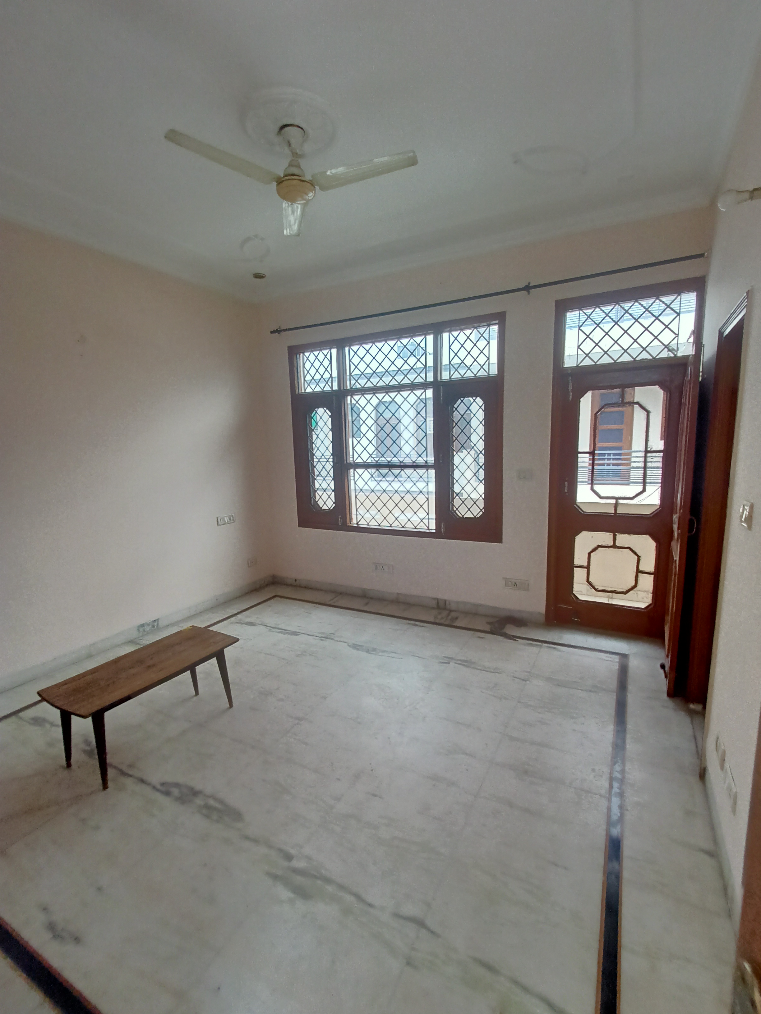 1 BHK Independent House For Rent in Sector 11