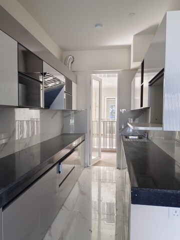 Kitchen in 2.5 BHK Builder Floor at Smart World Gems, Sector 89 – for Rent