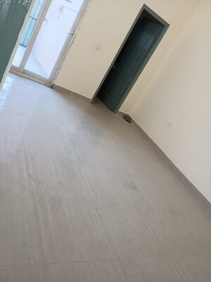 Room in 4 BHK Villa at Amrapali Leisure Valley, Tech Zone 4 Greater Noida – for Sale