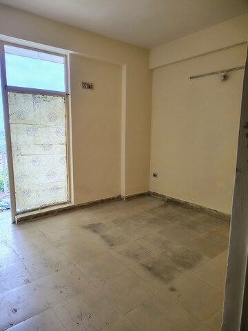 Room in 2 BHK Apartment at Adore Happy Homes, Sector 86 – for Rent