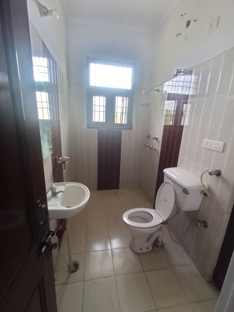 Bathroom, sector 12 panchkula 2 Bedroom 1500 Sq.Ft. Independent House In Sector 12 Panchkula Panchkula 9000265