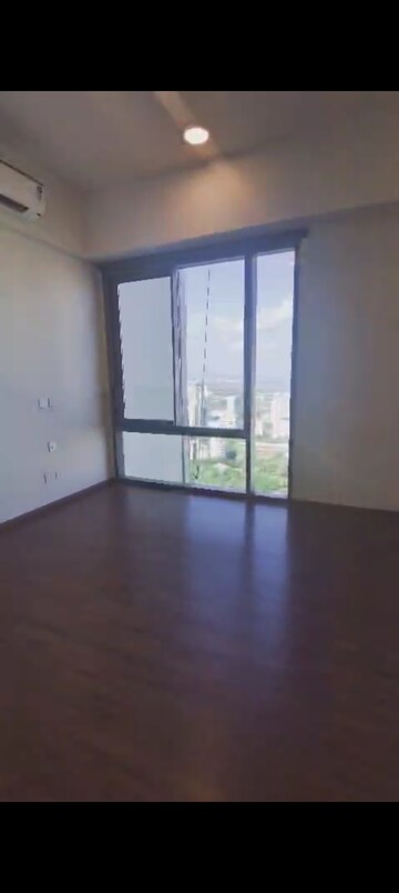 Master Bedroom in 2 BHK Apartment at Piramal Mahalaxmi, Mahalaxmi – for Rent