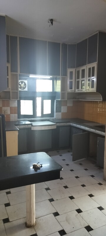 Kitchen in 3 BHK Independent House at RWA Apartments Sector 41, Sector 41 – for Rent