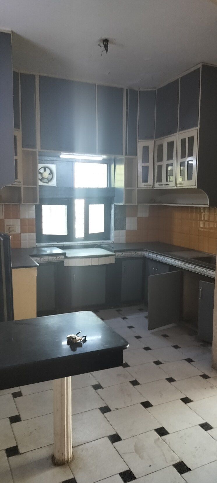 Kitchen, rwa-apartments-sector-41 3 Bedroom 180 Sq.Mt. Independent House In Sector 41 Noida 9000299