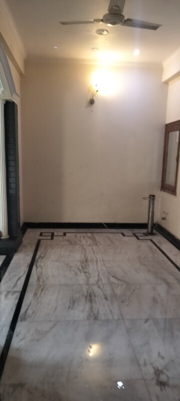 Balcony in 3 BHK Independent House at RWA Apartments Sector 41, Sector 41 – for Rent