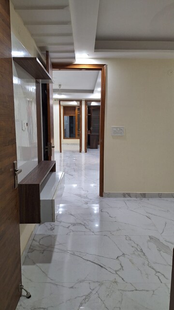 Building Lobby in 3 BHK Builder Floor at Sector 46 – for Rent