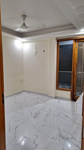 Room in 3 BHK Builder Floor at Sector 46 – for Rent