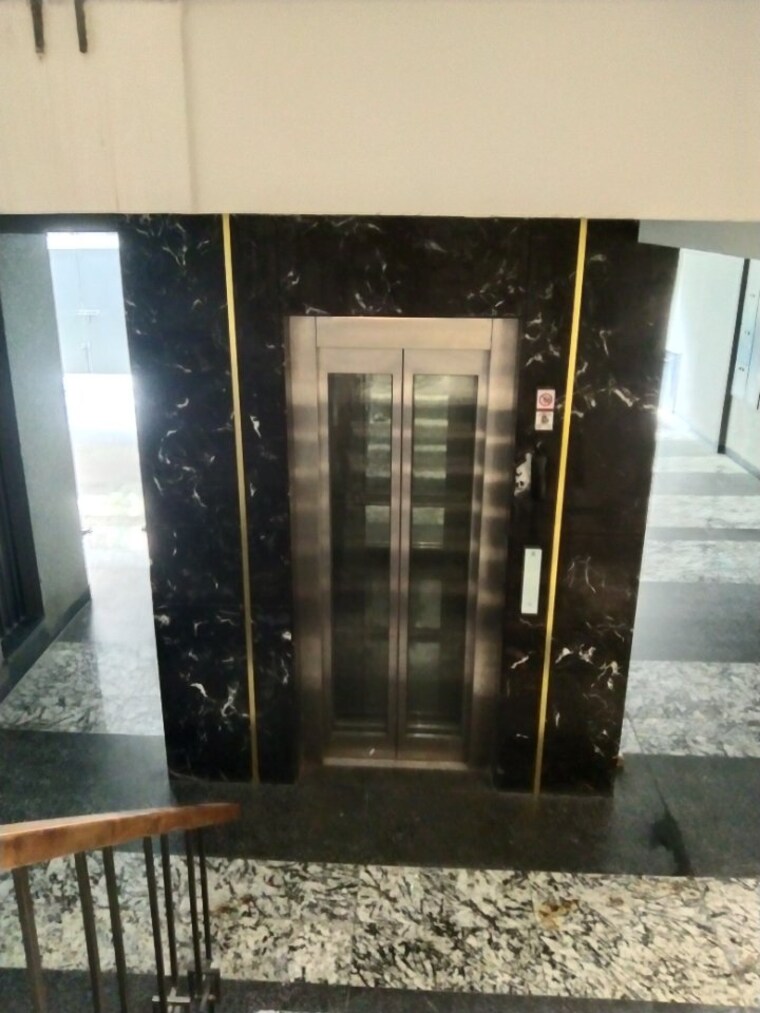 Other, green park extension 3 Bedroom 300 Sq.Yd. Builder Floor In Green Park Extension Delhi 9000301