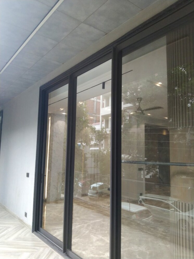 Other, green park extension 3 Bedroom 300 Sq.Yd. Builder Floor In Green Park Extension Delhi 9000301