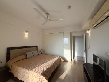 Bedroom in 3 BHK Builder Floor at DLF Park Place, Sector 54 – for Rent