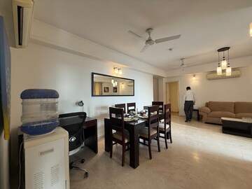 Team Area in 3 BHK Builder Floor at DLF Park Place, Sector 54 – for Rent