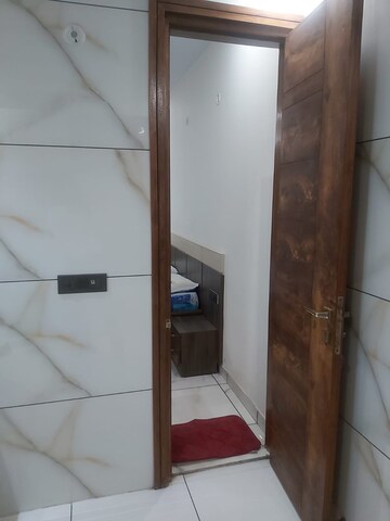 Bathroom in 1.5 BHK Independent House at Sector 55 – for Rent