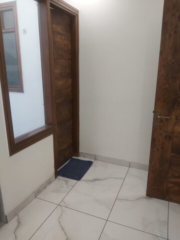 Room in 1.5 BHK Independent House at Sector 55 – for Rent