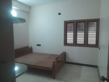 Room in 3 BHK Builder Floor at Ramamurthy Nagar – for Rent