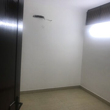 Room in 2 BHK Builder Floor at Lajpat Nagar ii – for Rent